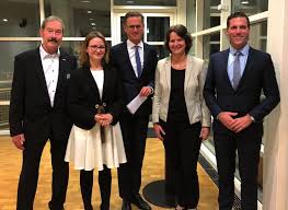 Dr carsten linnemann hochzeit august 1977 in paderborn ist ein promovierter volkswirt und ein deutscher politiker der cdu / 11,233 likes · 63. Carsten Linnemann Hochzeit Seine Politische Karriere Begann Linnemann Bereits 1997 Als Vorsitzender Der Jungen Union Egge Dem Heimischen
