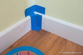 comment poser des plinthes travailler le bois en 2021 poser des plinthes plinthes pose parquet flottant