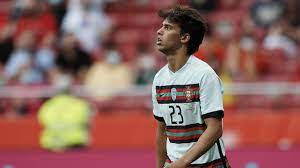 João palhinha (portugal) header from the centre of the box misses to the right following a set piece situation. Em 2021 Darum Muss Portugal Ohne Joao Felix Gegen Deutschland Spielen