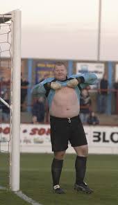 Both the football association and the gambling commission have opened an investigation into sutton united goalkeeper wayne shaw eating a pie on tv during the fa cup fifth round tie against arsenal on monday night. Where Piegate All Began For Ex Sutton United And Hampshire Goalie Wayne Shaw Daily Echo