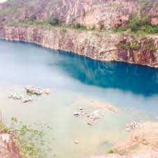 Dengan tajuknya 'the blue lake of seri alam' yang dirakam oleh gani masai. Tasik Biru Hidden Lake 4 Tips