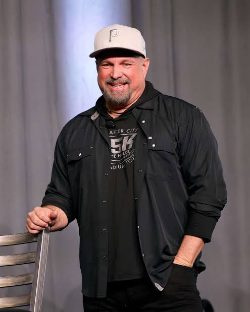 Garth Brooks responds to backlash over Bud Light being served at upcoming Nashville bar - ABC News