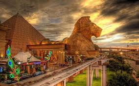 مول صنواي بيراميد Tourism Malaysia Natural Landmarks