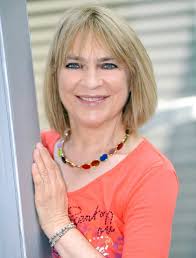 Száz tengerár fordul ellenünk, száz szélvihar küzd velünk. Kovacs Kati 25 Eve Szeretett Bele Jokepu Ferjebe A Teniszezovel A Sportpalyan Ismerkedett Meg Hazai Sztar Femina