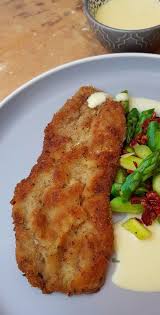 Kalbsschnitzel Mit Parmesan Thymian Panade Julz Kocht Ein Bielefelder Foodblog Rezept In 2020 Kalbsschnitzel Schnitzel Leckeres Essen