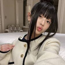 happy birthday hanni pham, 20 pics because she's now 20 ⭑.˚₊𖦹 ✩