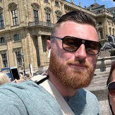 On vacation, any know of any bars in Boston that might be showing the  fights?