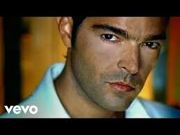 Pablo Montero Hay Otra En Tu Lugar Video Youtube Hay Otra En Mi Lugar Y Yo Me Voy Pablo Montero Musica Videos Musicales