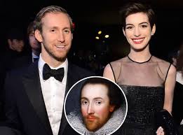 Anne hathaway was born in 1556, probably in the warwickshire village of shottery, though there anne and william shakespeare were married in the church at temple grafton, probably on 30th. Anne Hathaway S Husband Adam Shulman Looks A Bit Like William Shakespeare Who Had A Wife Named Anne Hathaway Anne Hathaway Anne Hathaway Shakespeare Human