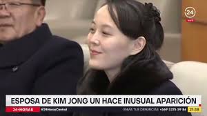 Esposa de Kim Jong Un hace inusual aparición