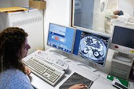 Ct computer, im herzen von augsburg. Healthcare Professional Preparing Computer For Ct Scan Procedure Stock Images Page Everypixel