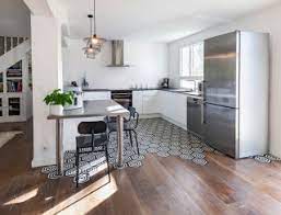 Trouvez des images de stock de cuisine blanche à l'intérieur avec sol en hd et des millions d'autres photos, illustrations et images vectorielles de stock libres de droits dans la collection shutterstock. Cuisine Blanche Avec Un Sol Noir Photos Et Idees Deco De Cuisines Avril 2021 Houzz Fr