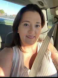 Please could someone edit for me pretty please To just keep the middle  driver