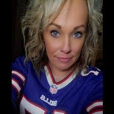 Kim Deangelo's Instagram, Twitter & Facebook