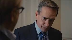 Solo apreciando la cara de Tom cuando se da cuenta de que Karl lo está  quemando. : r/SuccessionTV