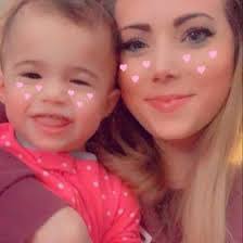 Elise Ferris's Instagram, Twitter & Facebook