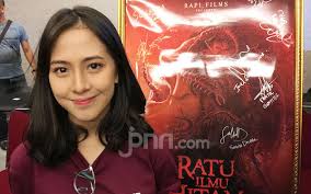 Tak hanya aksi zaki pohan yang terlihat sengaja memegang bagian payudara zara adhisty saja tapi juga percakapan keduanya disorot netizen. Family Responses To Adhisty Zara And Zaki Pohan S Intimate Videos