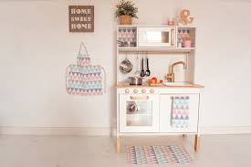 Nuestro equipo de especialistas en cocinas te ayudará a planificar tu cocina desde el principio hasta el último detalle. Hack Ikea Duktig Customiza La Cocina Ikea My Family Trip