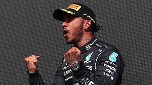 Lewis hamilton mercedes f1 poster (v2), canvas, banner, formula 1 fan, kids wall decor, man cave gift for him/her, paint splash sports art. Formel 1 In Silverstone Hamilton Siegt Nach Verstappen Unfall