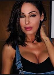 Nel giorno di san valentino gigi d'alessio ha postato su instagram un video in cui canta al pianoforte una canzone. Gigi Ma Che Ci Fai Alle Donne Dopo Aver Archiviato La Storia Con Anna Tatangelo Gigi D Alessio Cronache