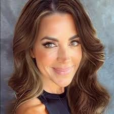 Abbie Elaine's Instagram, Twitter & Facebook