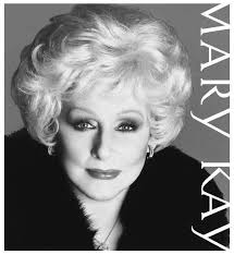 En 2003 Mary Kay Ash fue honrada como la Mejor Mujer Empresaria en la  Historia Americana por un panel de académicos e historiadores de negocios.  Hoy en día Mary Kay Cosmetics la