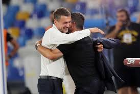 Al san paolo arriva il milan di pioli che sta facendo bene l'ex centrocampista rossonero, oggi sulla panchina del napoli, proverà a fermare questa serie positiva. Napoli Milan 2 2 Gattuso Maldini Non Si Discute Puo Solo Far Bene Video