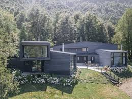El lago está situado a unos 15 km. Houses In Lago Colico Benjamin Goni Arquitectos Media Photos And Videos 2 Archello