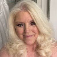 Gillian Bonner's Instagram, Twitter & Facebook