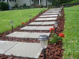 In case you're interested, you can find out how to make your own pebble mosaic garden path from better homes and gardens. 41 Ingenious And Beautiful Diy Garden Path Ideas To Realize In Your Backyard Homesthetics Backyard Landscaping 29 Homesthetics Inspiring Ideas For Your Home