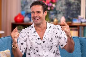 Isaac later informs maeve that her mum has been lying about securing a job and secretly returns to the caravan to take drugs while maeve is at school. Spencer Matthews Family A Touch Of Royalty
