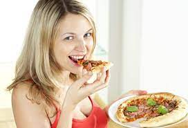 Chi ama la pizza ai. I 5 Errori Che Non Devi Commettere Quando Mangi La Pizza Accademia Pizzaioli