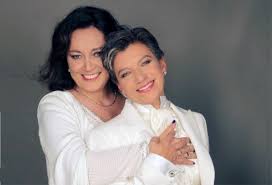 Encuentre aquí noticias sobre claudia lópez: Claudia Lopez Y Angelica Lozano Se Casan Y Estas Son Las Fotos La Fm