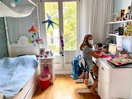Im haus der familie finden sie bunte und generationsübergreifende angebote für die familie. Kind In Quarantane Erfahrungsbericht Zur Corona Quarantane In Der Familie