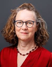 Amanda Noggle's Instagram, Twitter & Facebook