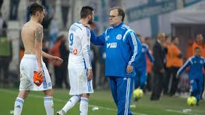 Une petite image et une grande image. L Antiseche Si L Om Est En Crise Ce N Est Pas Que La Faute De Bielsa Eurosport