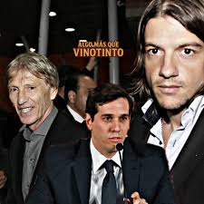 Algomasquevinotinto2