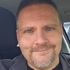 Mark Apel's Instagram, Twitter & Facebook