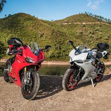 748, 749, and 848), the 899 panigale keeps the line going, throwing the definition of middleweight sportbikes out the window. Kriega Us Drypack Montage Kit Fur Ducati Panigale 899 1199 Artikelnummer 65025091 Gunstig Kaufen Bei Kriega Shop De Rwn Moto De Motorrad Zubehor Ersatzteile Bekleidung Und Helme