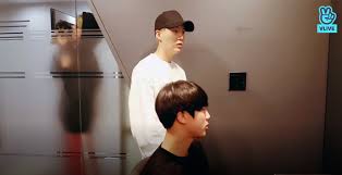 9 livestream, jin called bang pd to wish him a happy birthday. Taejinnie Jin X Yeontan