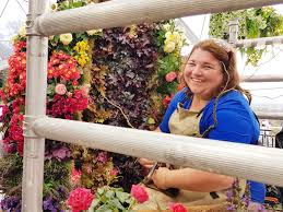 Appliances, bathroom decorating ideas, kitchen remodeling, patio furniture, power tools, bbq grills, carpeting, lumber, concrete, lighting, ceiling fans and more at the home depot. 6 Gardening Shows To Watch Apartment Therapy