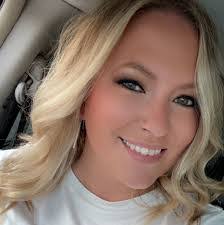 Krista Stapleton's Instagram, Twitter & Facebook