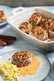 Schweinemedaillons Mit Walnusskruste In Rahmsauce Rezept Schweinemedaillons Festliches Essen Schweine Medaillons