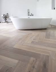 Gorgeous 60 Wooden Flooring Bathroom Ideas And Makeover Https Homeofpondo Com 60 Wooden Flooring B Herringbone Wood Floor White Oak Floors Herringbone Floor