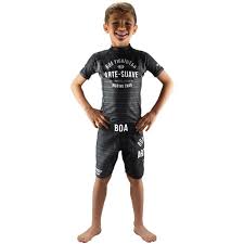 Centrada en el textil de. Children Set Jogo No Chao Black