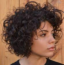 Curly + wavy hair articles (4) 20 trendiest short wavy hairstyles to try in 2021. 50 Absolutely New Short Wavy Haircuts For 2021 Hair Adviser
