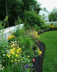 Lawn And Flowers Edging Ideas Fence Landscaping Ideas Fence Landscaping Beautiful Gardens
