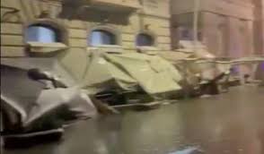 Colpiti in particolare i ristoranti della zona, già fortemente provati dalle chiusure per il. 2s8xye Bcvxyym