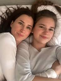 Grab food in Russia. Tough mother. God bless you mom ❤💕