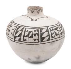 Snowflake Black-on-White Pottery Olla